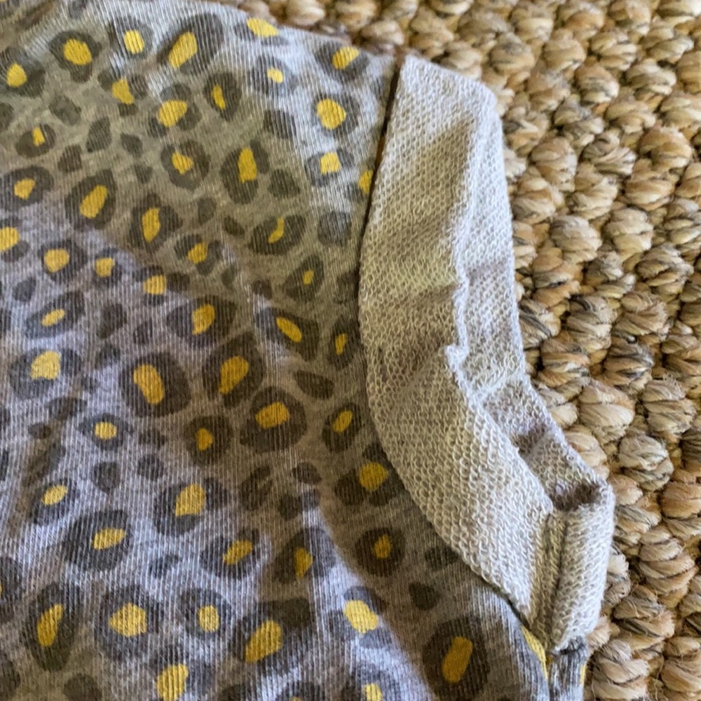 Gap Kids girl’s yellow, gray leopard shirt size S like new - Picture 3 of 7